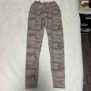 Alphalete Leggings size S